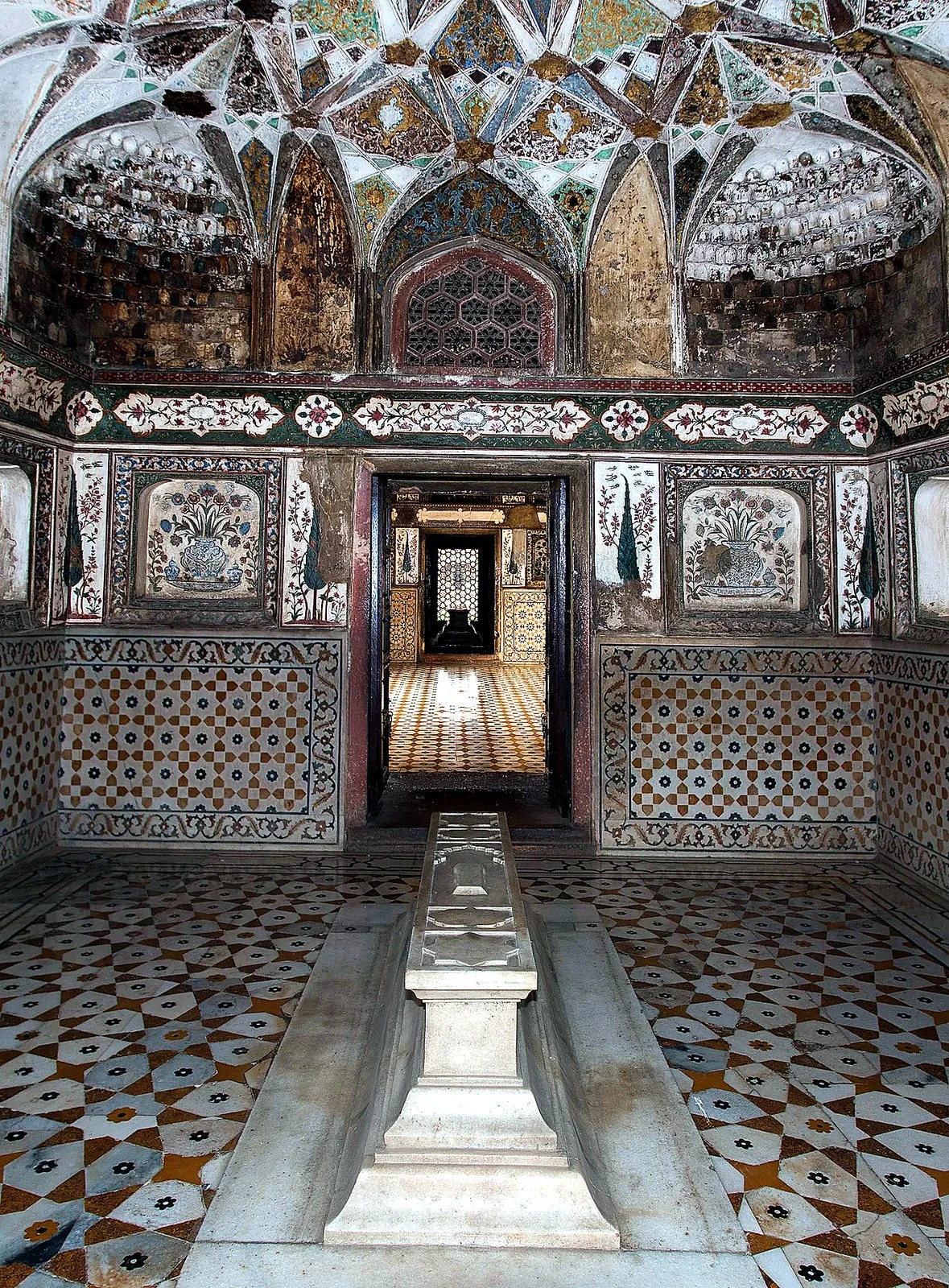 Itmad-ud-Daulah: The Jewel Box That Changed Mughal Architecture
