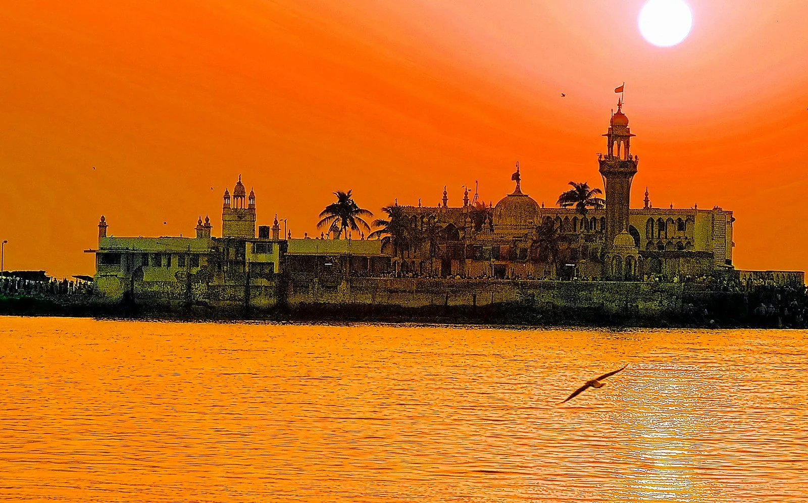 Mahalaxmi Temple: Where Mumbai’s Heart Beats for the Goddess