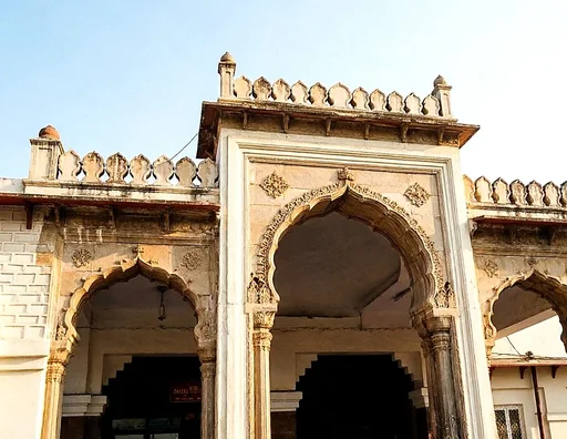 Agra Cantt railway station — first-timer longread