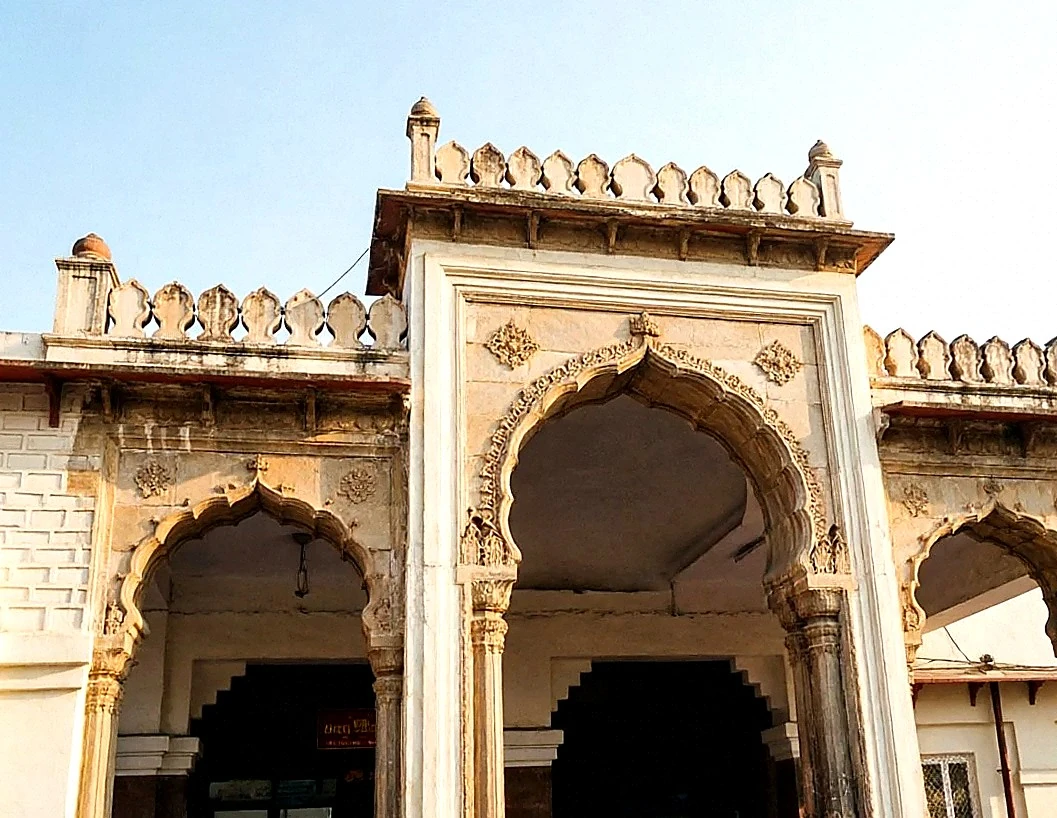 Agra Cantt railway station — first-timer longread